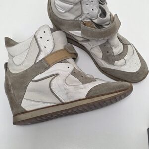 Stylish Women's High-Top Sneakers